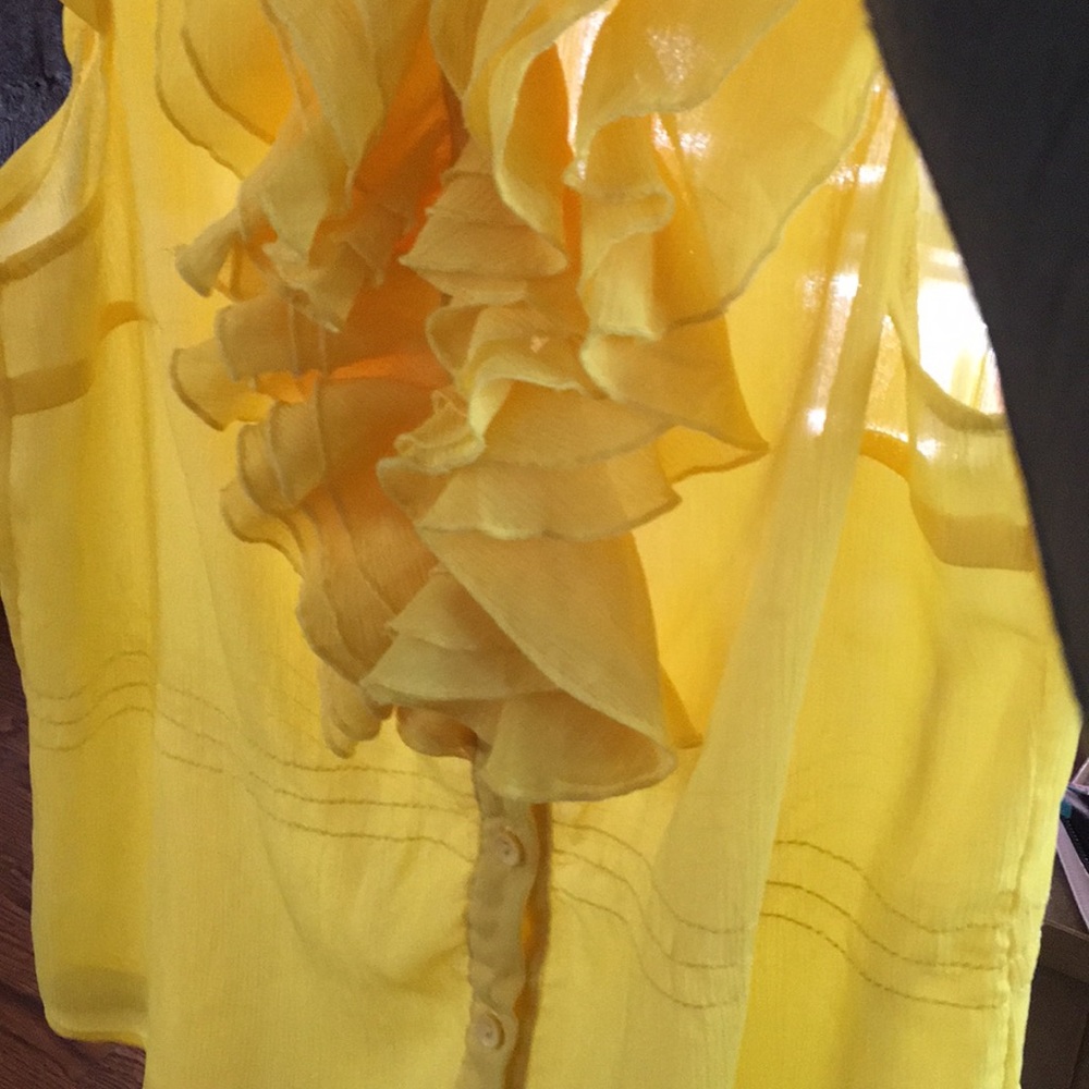 Yellow button down blouse - Picture 5 of 5